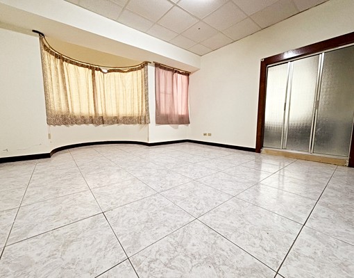 近大潤發立人國小民德國中火車站四房+車位 - Image 4