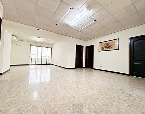 近大潤發立人國小民德國中火車站四房+車位 - Image 3