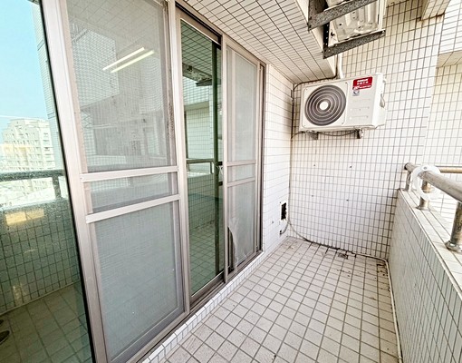 近大潤發立人國小民德國中火車站四房+車位 - Image 10