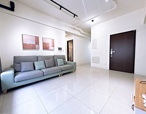 租~高雄大學【遠見峰悅】全新高樓三房平車 - Image 2