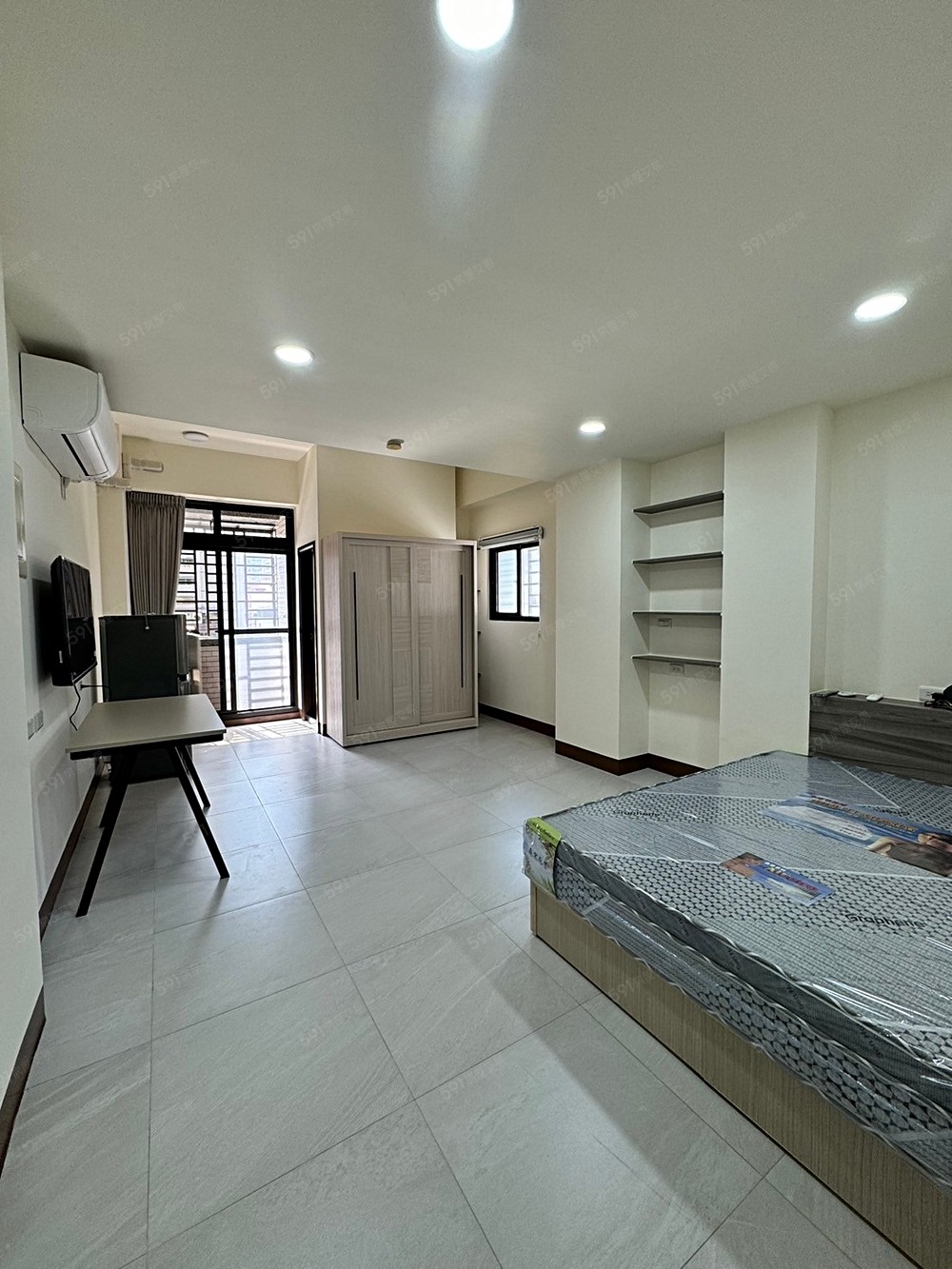 房間配置寬敞乾淨明亮1