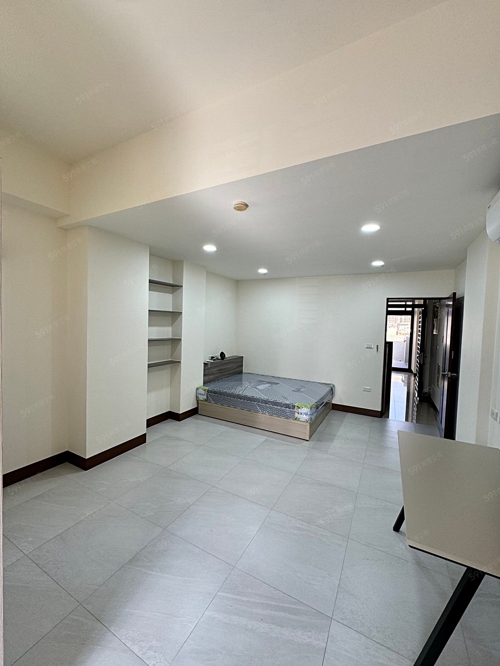 房間配置寬敞乾淨明亮2