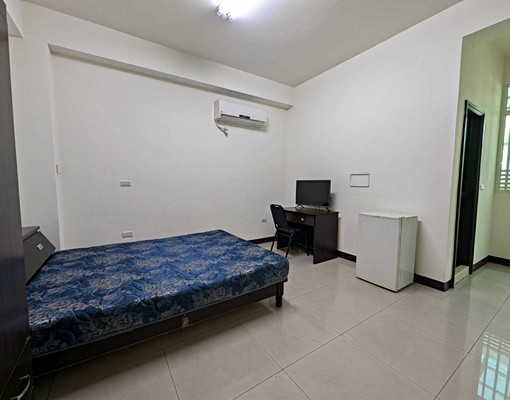 臨後站溫馨優質大套房 - Image 4