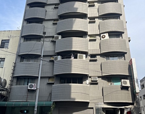 南屯區南屯路旁/永春國小/室內41坪大3房+車位 - Image 2