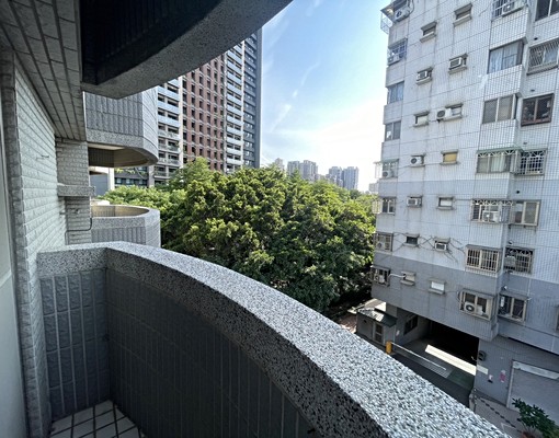 南屯區南屯路旁/永春國小/室內41坪大3房+車位 - Image 9