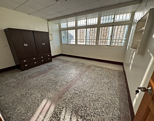 可停多車四房大空間透天可當宿舍 - Image 10