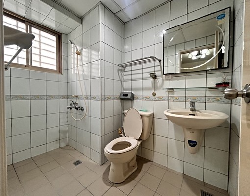 鳳新高中商圈超大三房平面車位含管可租補可設籍 - Image 8