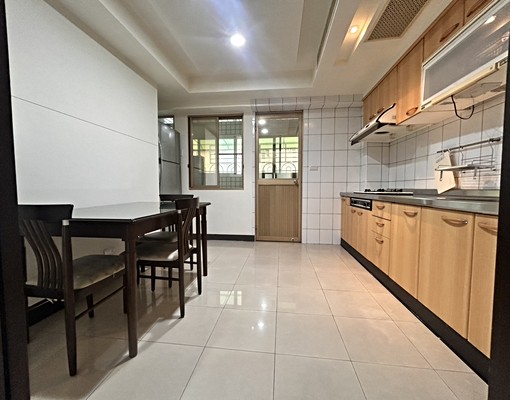 鳳新高中商圈超大三房平面車位含管可租補可設籍 - Image 4