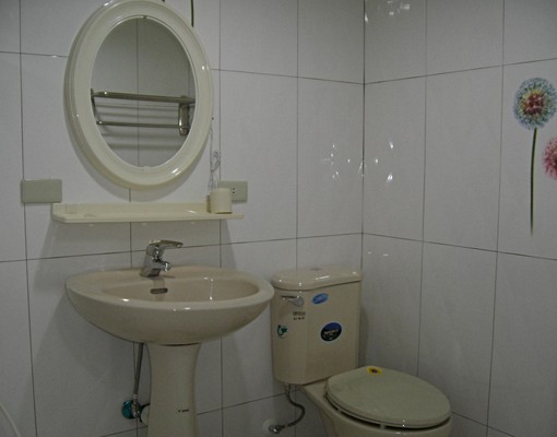 景安捷運站套房~採光通風佳安靜單純 - Image 5