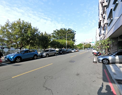 電梯大樓大3房室內30坪.可租補 - Image 14