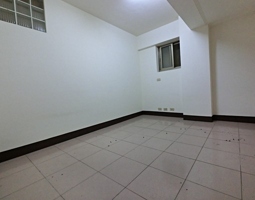 電梯大樓大3房室內30坪.可租補 - Image 8