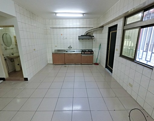 電梯大樓大3房室內30坪.可租補 - Image 4