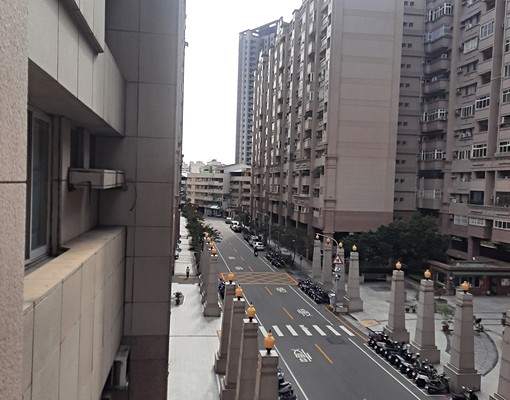 。水湳經貿園區旁。大四房平面車位。 - Image 2