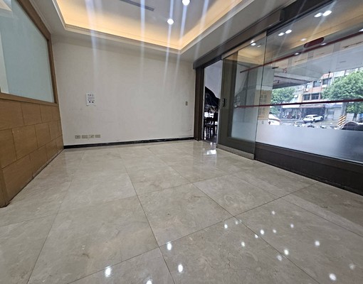 三峽正復興路寬敞透天店面(1+2樓) - Image 1