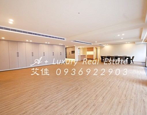 全新裝潢高樓101景大陽台有傭齊全家具近捷運松菸文創豪華公設 - Image 3
