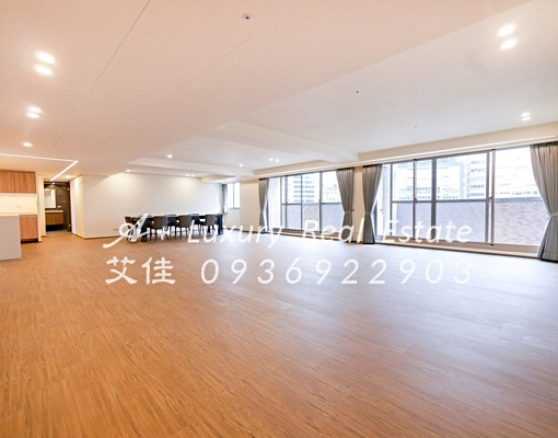 全新裝潢高樓101景大陽台有傭齊全家具近捷運松菸文創豪華公設 - Image 2