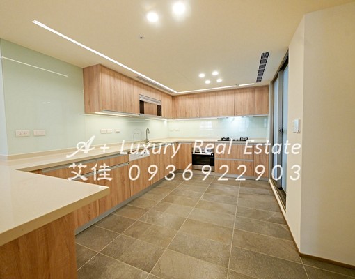全新裝潢高樓101景大陽台有傭齊全家具近捷運松菸文創豪華公設 - Image 4