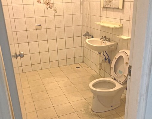 近矽品3分鐘整棟透天出租 - Image 4