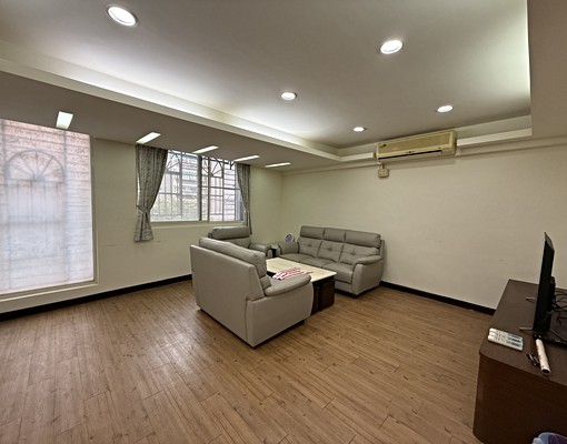 極少釋出江翠公寓二樓 - Image 1