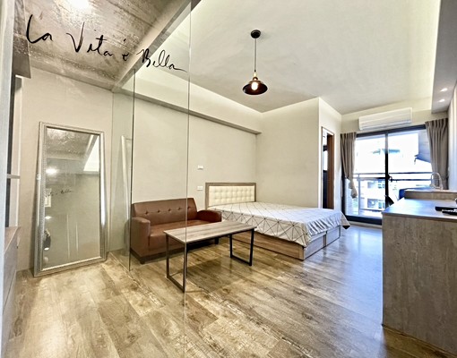 絕美裝潢✨陽台獨洗✨乾濕分離✨流理臺✨電磁爐✨固定機車位✨ - Image 1