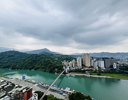 碧潭有約湖景捷運高樓美豪邸住商興隆張晋銘 - Image 1