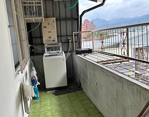 大坪林捷運3號出口走4分靜亮通風男優雅房 - Image 11