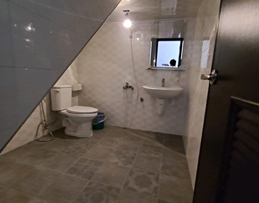 興達港10分鐘｜路科園區｜本洲工業｜雙車庫透天6房｜員工宿舍 - Image 4