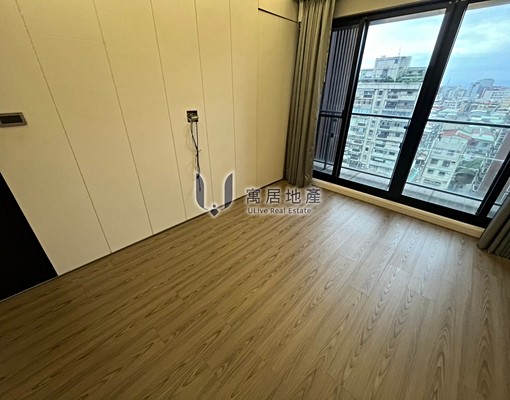 泳池Swim近捷運3+1自住規格景觀宅含平面車位 - Image 5