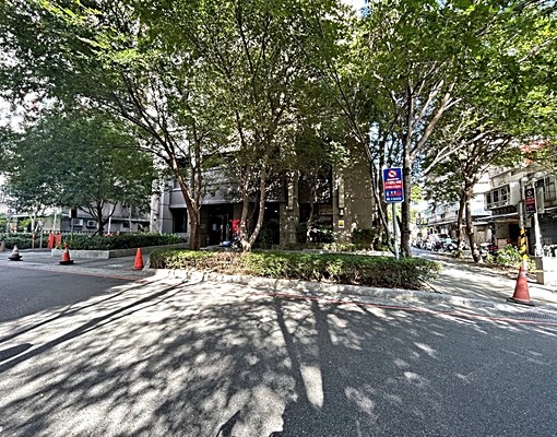 正義南路電梯高樓層大空間/可租補設籍/可寵陽台套房/非社宅 - Image 3