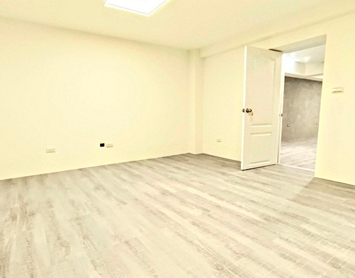 ***東區南紡商圈整新辦公空間~ - Image 14