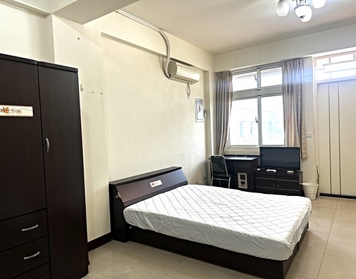 清水區正商業市中心區。生活機能絕佳單獨衛浴及大陽台 - Image 2