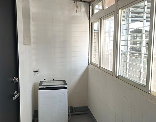 全新裝潢兩房,使用空間大,可租補 - Image 8