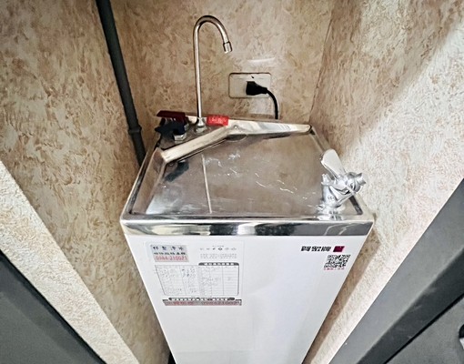 獨立洗衣機。飲水機。小陽台 - Image 11