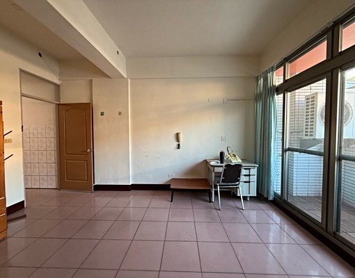 落地窗陽台大套房,租屋補助可✅ - Image 5