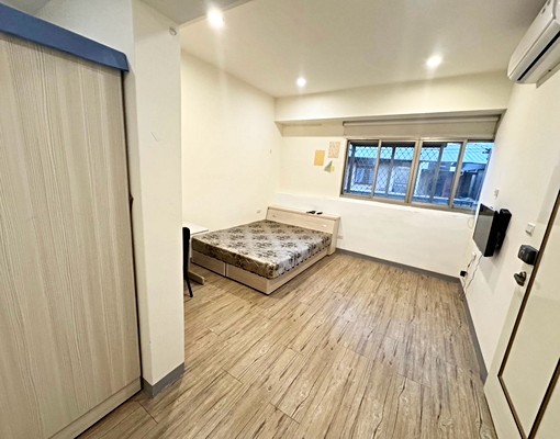 幸福捷運,大坪數採光套房/家俱齊/可租補 - Image 7