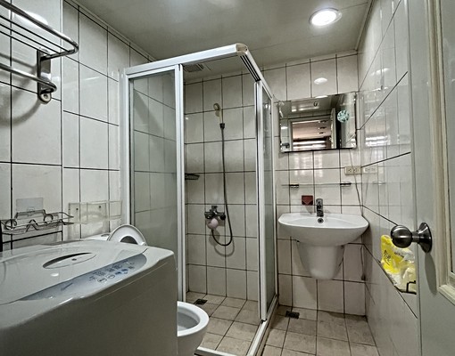 房東直租_可租補_光明六路_縣十一_近縣府學區樓中樓 - Image 4