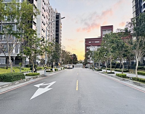 室內坡道B1-B2平面車位|大小皆有|24小時保全管理 - Image 13