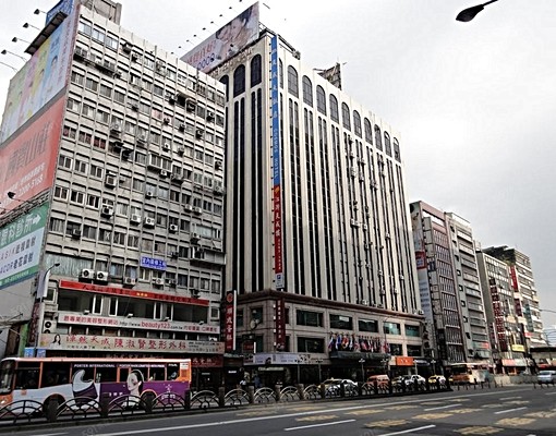 【北車誠品M3出口上方】通勤購物便利【高樓景觀】代收包裹垃圾 - Image 4