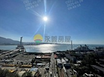 中正路二段坐著或躺著都可以..