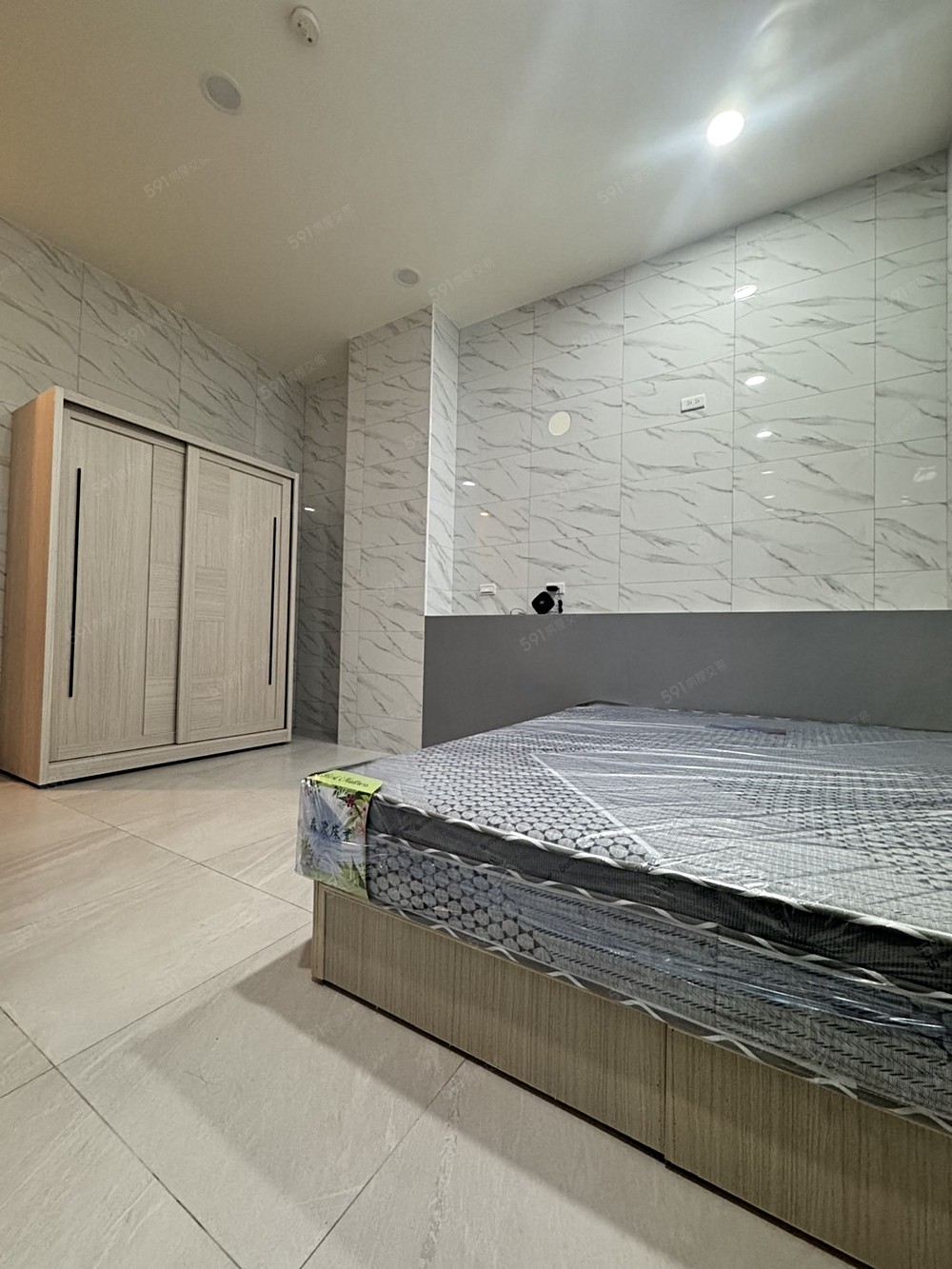 房間配置寬敞乾淨明亮5