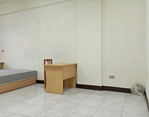 2F大坪數,7.6坪正修文山特區雅房出租 - Image 3