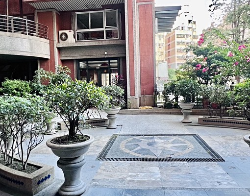 北屯文心路近捷運生活機能優視野佳 - Image 3