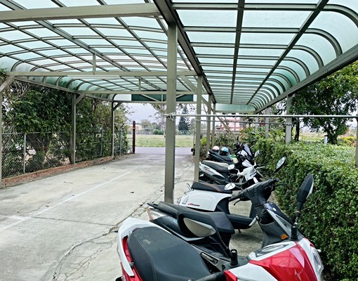 新屋近景碩套房出租家電傢俱全配,有車位 - Image 1