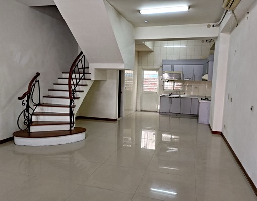 南開科大旁整棟出租草屯市區通勤方便 - Image 2