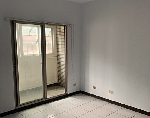 蜜蜂桃園楊梅四維商圈美透天 - Image 2