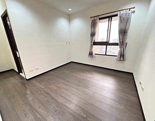 可租補✭南區愛買中山醫➠親家M3高樓層美三房+平車✭超美夜景 - Image 6