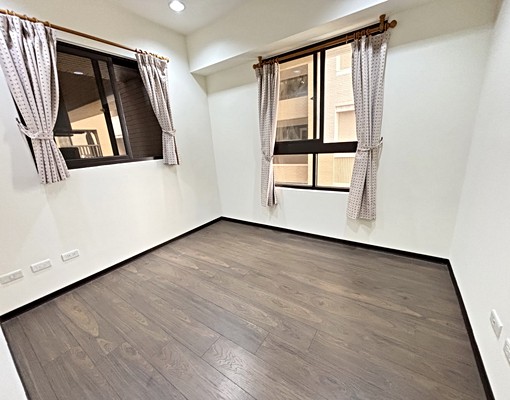 可租補✭南區愛買中山醫➠親家M3高樓層美三房+平車✭超美夜景 - Image 9