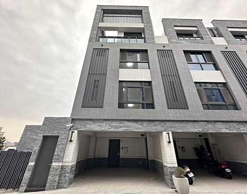 超美五房透天🔥間間套房🔥可停雙車🔥速搶 - Image 2