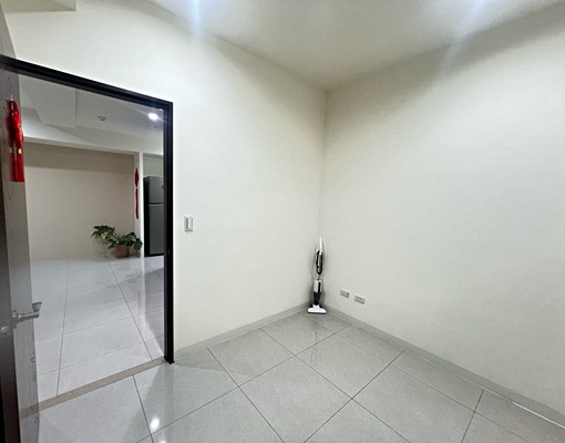 高大特區陽台進出全新三房平車(可租補) - Image 13