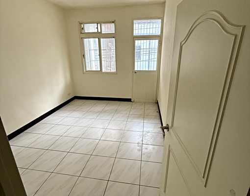 中壢龍昌路252巷整棟二層樓透天可租補 - Image 5